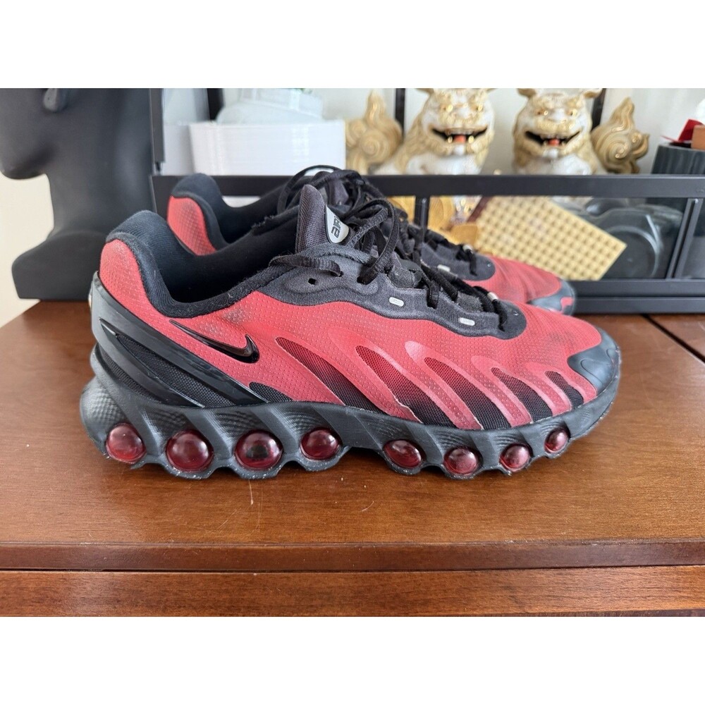 Nike Air Max DN8 Red Black Sneakers Size US 9 VNDS